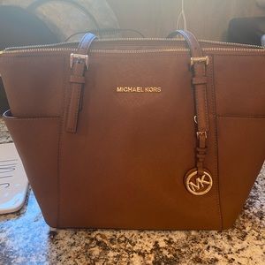 Michael Kors Jet set purse acorn